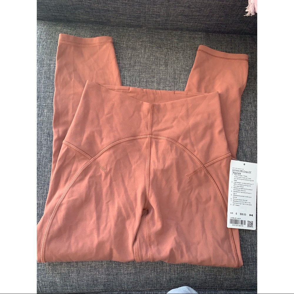 Lululemon NWT Unlimit Crop Keyhole / size 6